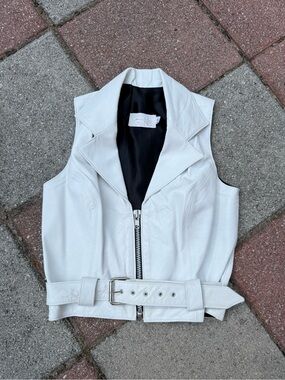 Women's Vintage Cache White Leather Vest with Zipper and Gromet detail